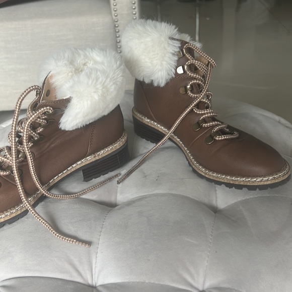 Brown faux fur booties - Picture 4 of 4
